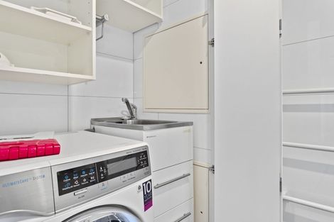 Photo of property in Gloucester Towers, 13/28 Gloucester Street, Christchurch Central, Christchurch, 8013