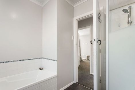Photo of property in 21 Halliwell Avenue, Papanui, Christchurch, 8052