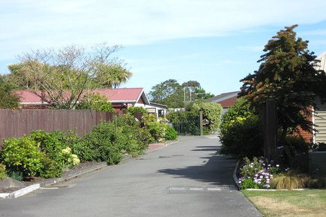 Photo of property in 27 Farnley Place, Parklands, Christchurch, 8083