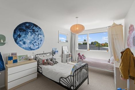 Photo of property in 21 Woodstock Place, Russley, Christchurch, 8042