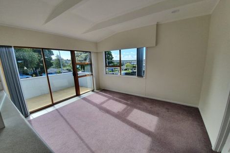 Photo of property in 43 Girrahween Drive, Totara Vale, Auckland, 0629