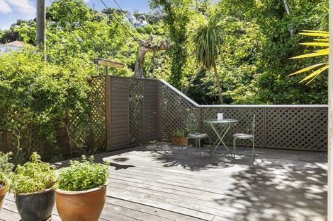 Photo of property in 6 Bank Road, Northland, Wellington, 6012