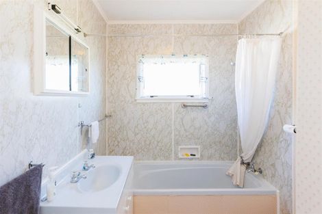 Photo of property in 1 Mill Street, Marton, 4710