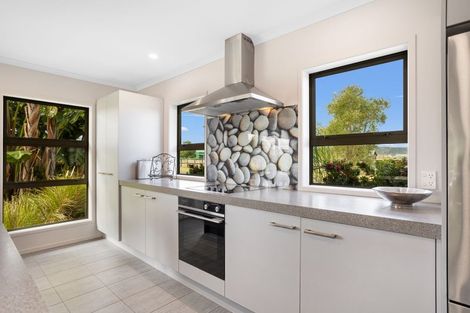 Photo of property in 1 Bravo Place, Whitianga, 3510