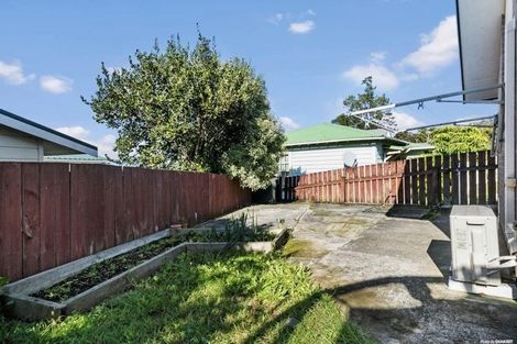 Photo of property in 143a Colwill Road, Massey, Auckland, 0614