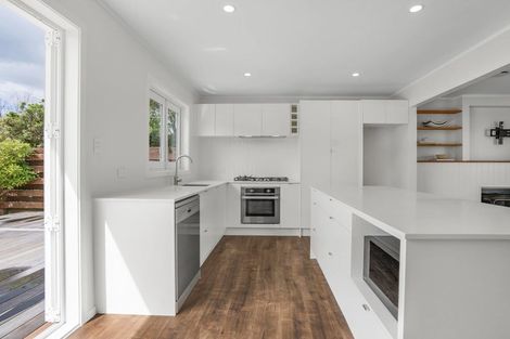 Photo of property in 20 Barberry Grove, Maungaraki, Lower Hutt, 5010