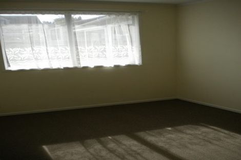 Photo of property in 100 Kemp Road, Massey, Auckland, 0614