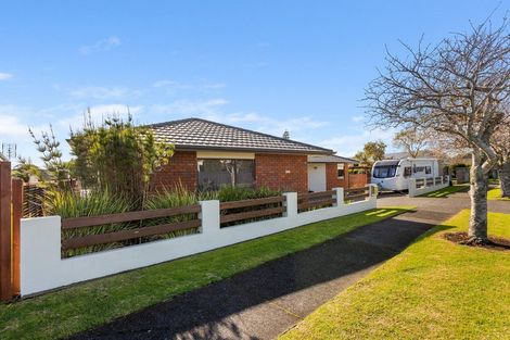 Photo of property in 22 Truby King Street, Merrilands, New Plymouth, 4312