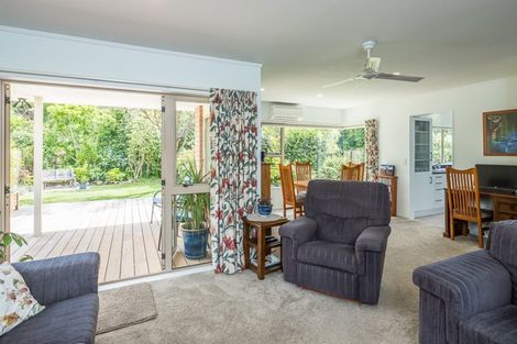 Photo of property in 4 Kaikomako Road, Waikanae, 5036