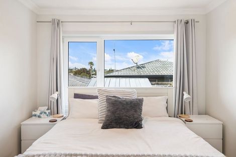 Photo of property in 1/1 Broadview Place, Howick, Auckland, 2014