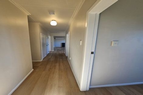 Photo of property in 5 Karewa Street, Castlecliff, Whanganui, 4501