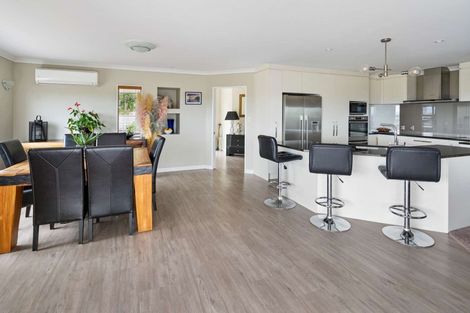 Photo of property in 14r Estates Terrace, Welcome Bay, Tauranga, 3175