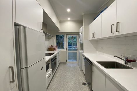 Photo of property in Fountain Court, 48u6 Oriental Parade, Oriental Bay, Wellington, 6011