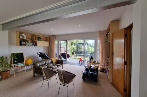 Photo of property in 15 Dawnhaven Drive, Te Atatu Peninsula, Auckland, 0610