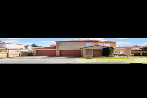 Photo of property in 8 Dainton Place, New Lynn, Auckland, 0600