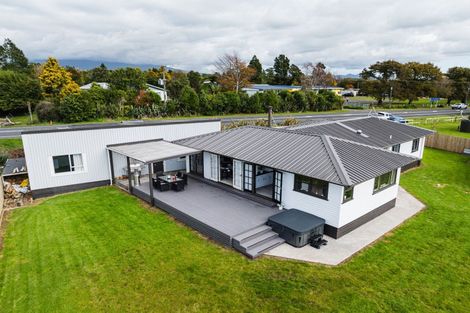 Photo of property in 1057 Junction Road, Egmont Village, New Plymouth, 4372