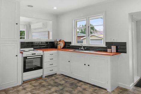 Photo of property in 136 Brookside Terrace, Bryndwr, Christchurch, 8053