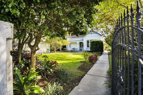 Photo of property in 28 Huatoki Street, Vogeltown, New Plymouth, 4310