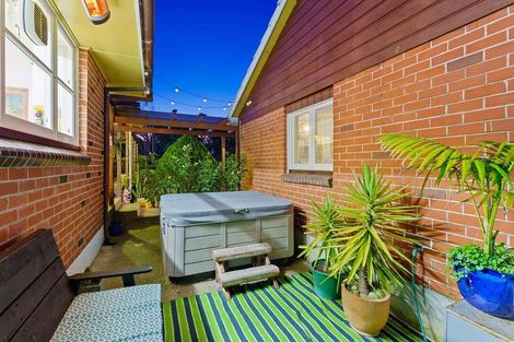 Photo of property in 11 Iti Grove, Waikanae, 5036