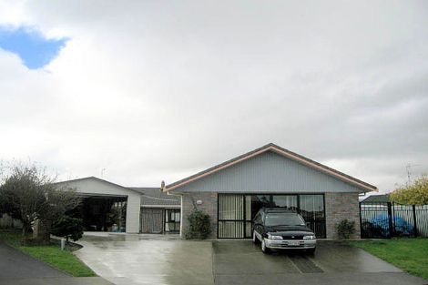 Photo of property in 8 Oakwood Grove, Paraparaumu Beach, Paraparaumu, 5032