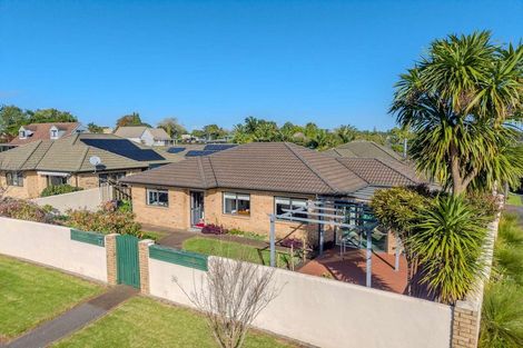 Photo of property in 21 Fairway Drive, Kerikeri, 0230