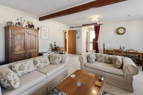 Photo of property in 2 Ely Place, Levin, 5510