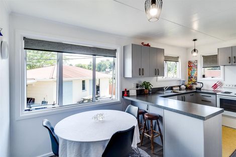 Photo of property in 3 Mcgreevy Street, Waipawa, 4210