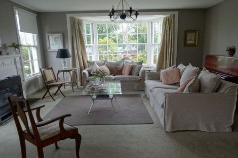 Photo of property in 165 Fendalton Road, Fendalton, Christchurch, 8052