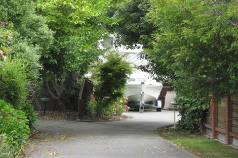 Photo of property in 23 Felstead Place, Avonhead, Christchurch, 8042