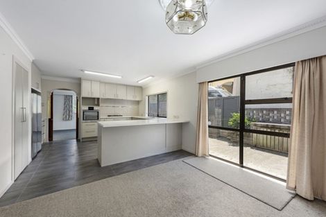 Photo of property in 14 King Charles Drive, Kingsley Heights, Upper Hutt, 5018