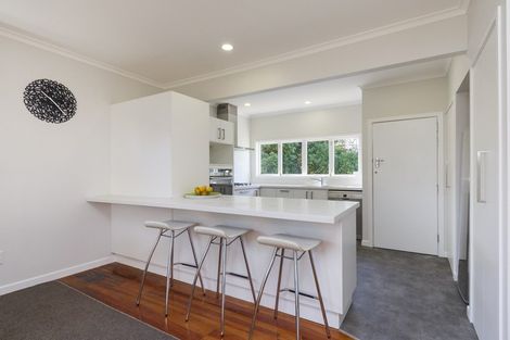 Photo of property in 17 Manawatu Street, Hokowhitu, Palmerston North, 4410