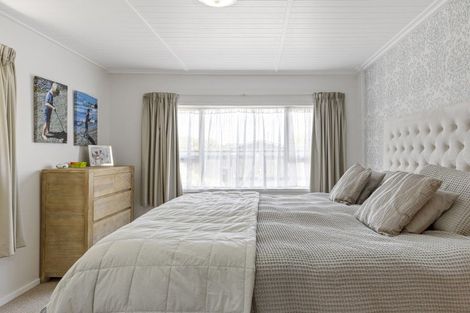 Photo of property in 16 Glengarry Place, Hilltop, Taupo, 3330