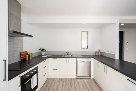 Photo of property in 2/4 Puaha Street, Takapuwahia, Porirua, 5022