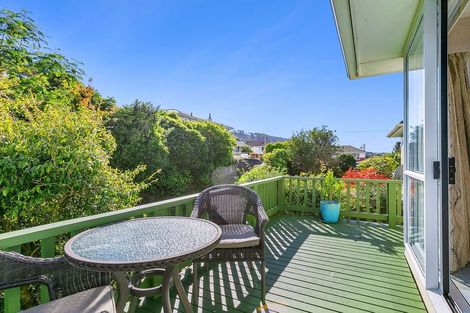 Photo of property in 25 Larsen Crescent, Tawa, Wellington, 5028