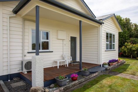 Photo of property in 37 Fox Street, Woodville, 4920