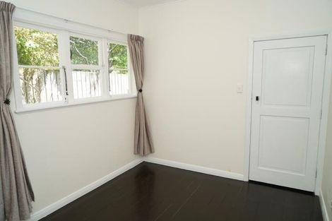 Photo of property in 56 Sunshine Avenue, Karori, Wellington, 6012