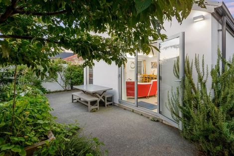Photo of property in 64 Hewitts Road, Merivale, Christchurch, 8014