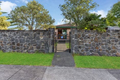 Photo of property in 2 Septimus Place, Henderson, Auckland, 0612