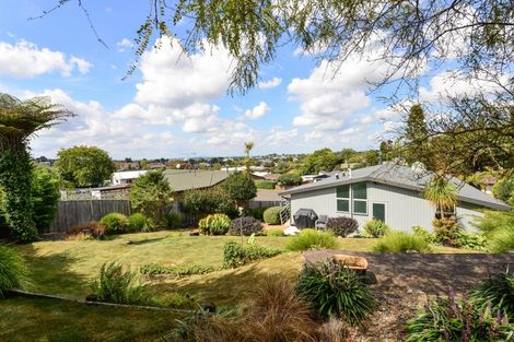 Photo of property in 16 Esmae Place, Dinsdale, Hamilton, 3204
