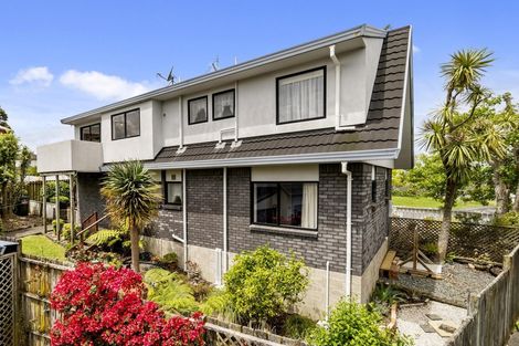 Photo of property in 3 Lantana Road, Green Bay, Auckland, 0604