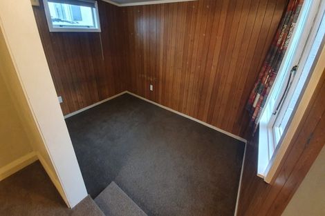 Photo of property in 28 Tarahua Road, Vogeltown, New Plymouth, 4310