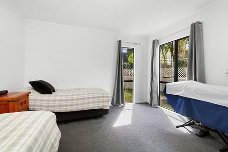 Photo of property in 6 Saunders Close, Whitby, Porirua, 5024