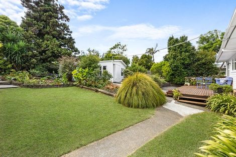 Photo of property in 15 Helleur Road, Massey, Auckland, 0614