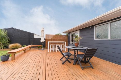 Photo of property in 9 Hinau Place, Cloverlea, Palmerston North, 4412