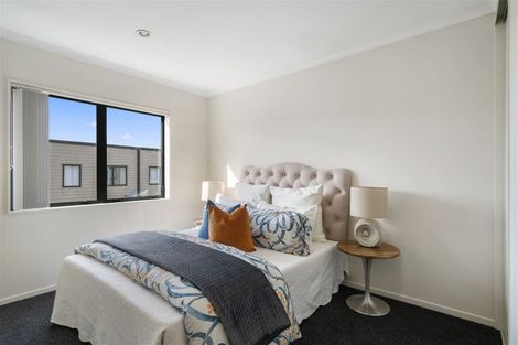 Photo of property in 4/15 Harbour View Road, Te Atatu Peninsula, Auckland, 0610