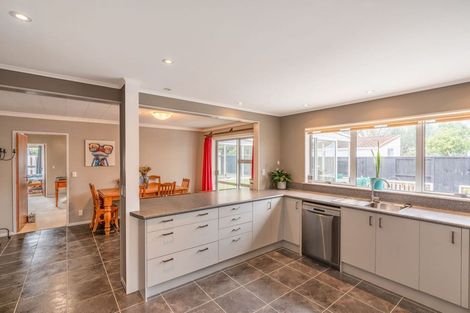 Photo of property in 8 Paretai Grove, Waikanae, 5036