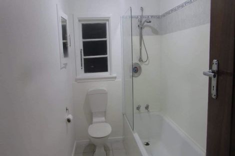 Photo of property in 137 Whites Line East, Waiwhetu, Lower Hutt, 5010