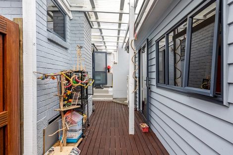 Photo of property in 88 Kaurilands Road, Titirangi, Auckland, 0604