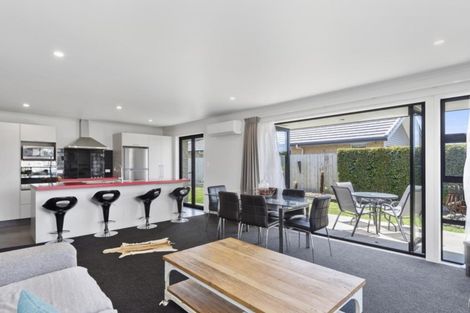 Photo of property in 26 Rainey Crescent, Papamoa Beach, Papamoa, 3118