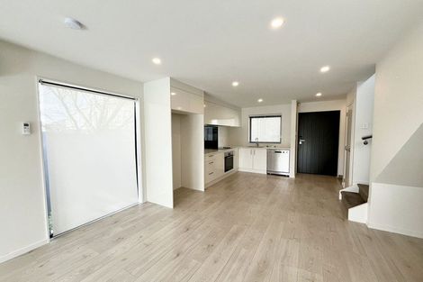 Photo of property in 1/98 Lincoln Park Avenue, Massey, Auckland, 0614